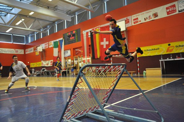 Tschoukball