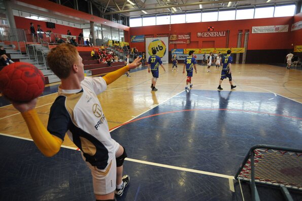 Tschoukball