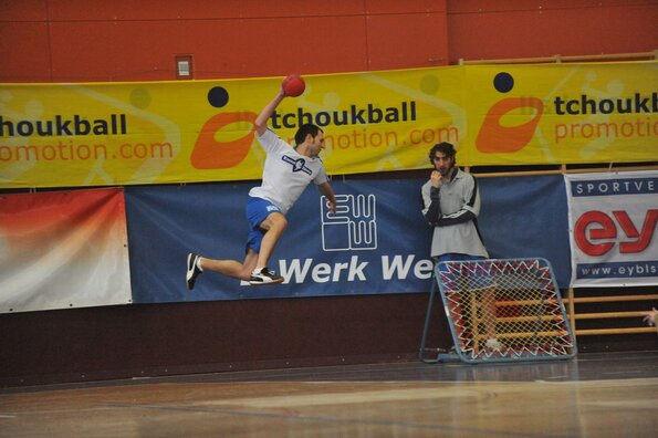 Tschoukball